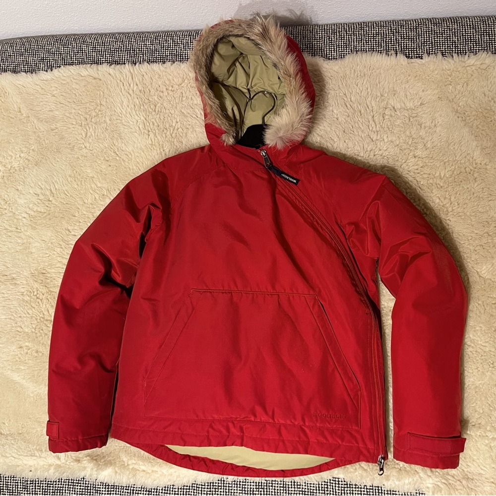WOOLRICH Goose Down jacket w/ side zip. Ultra fashionable. Lightly used. Sz. XS